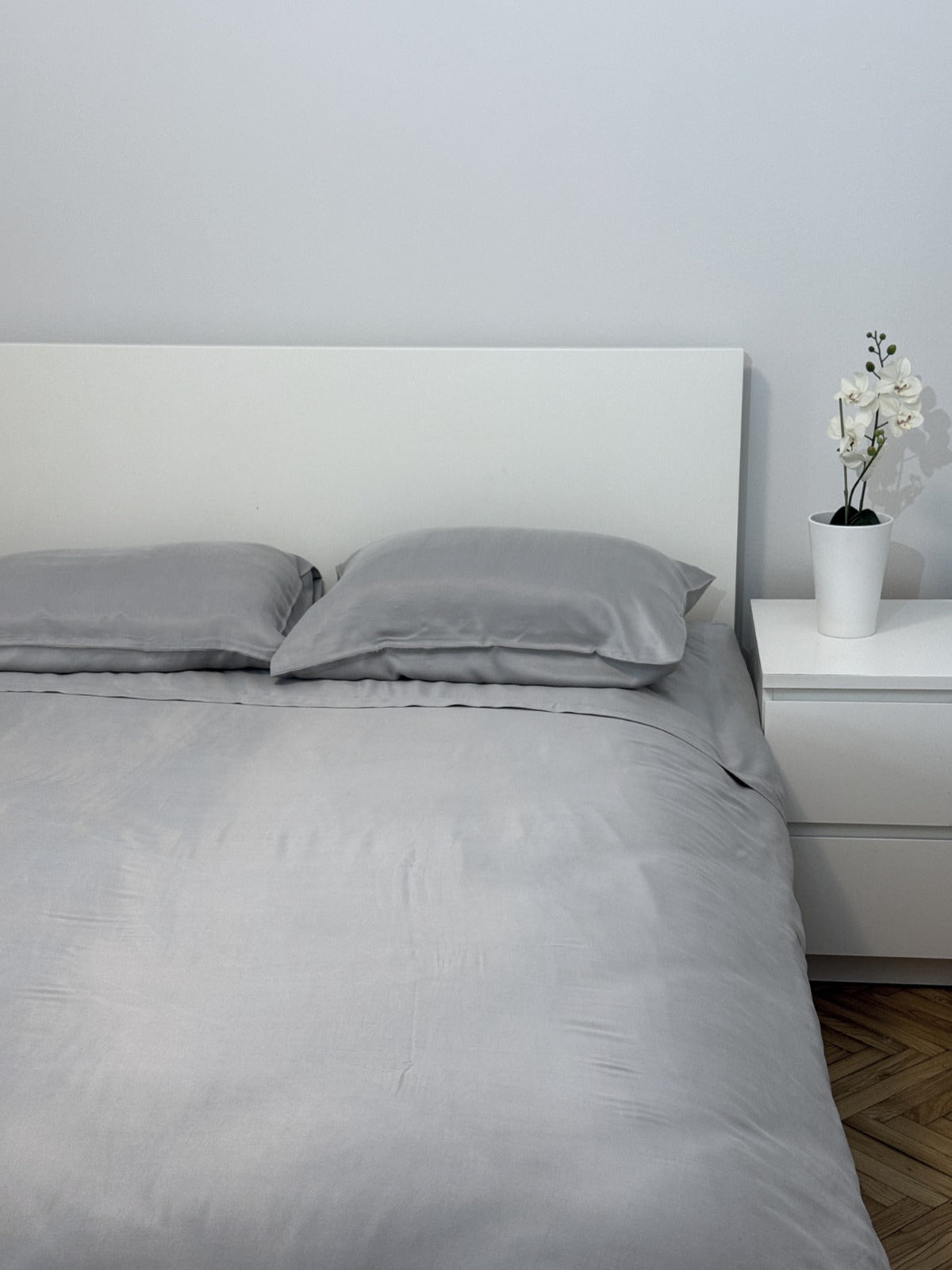 The Signature Gümüş Vegan Silk®  Nevresim Takımı