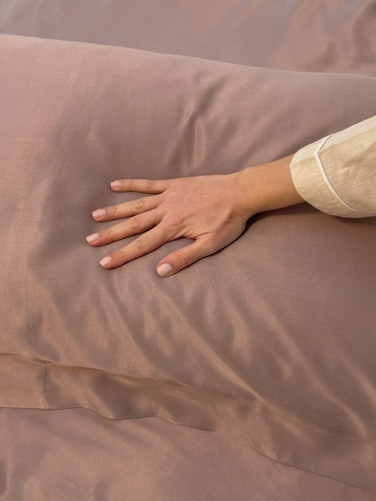The Signature Pembe Vegan Silk® Nevresim Takımı