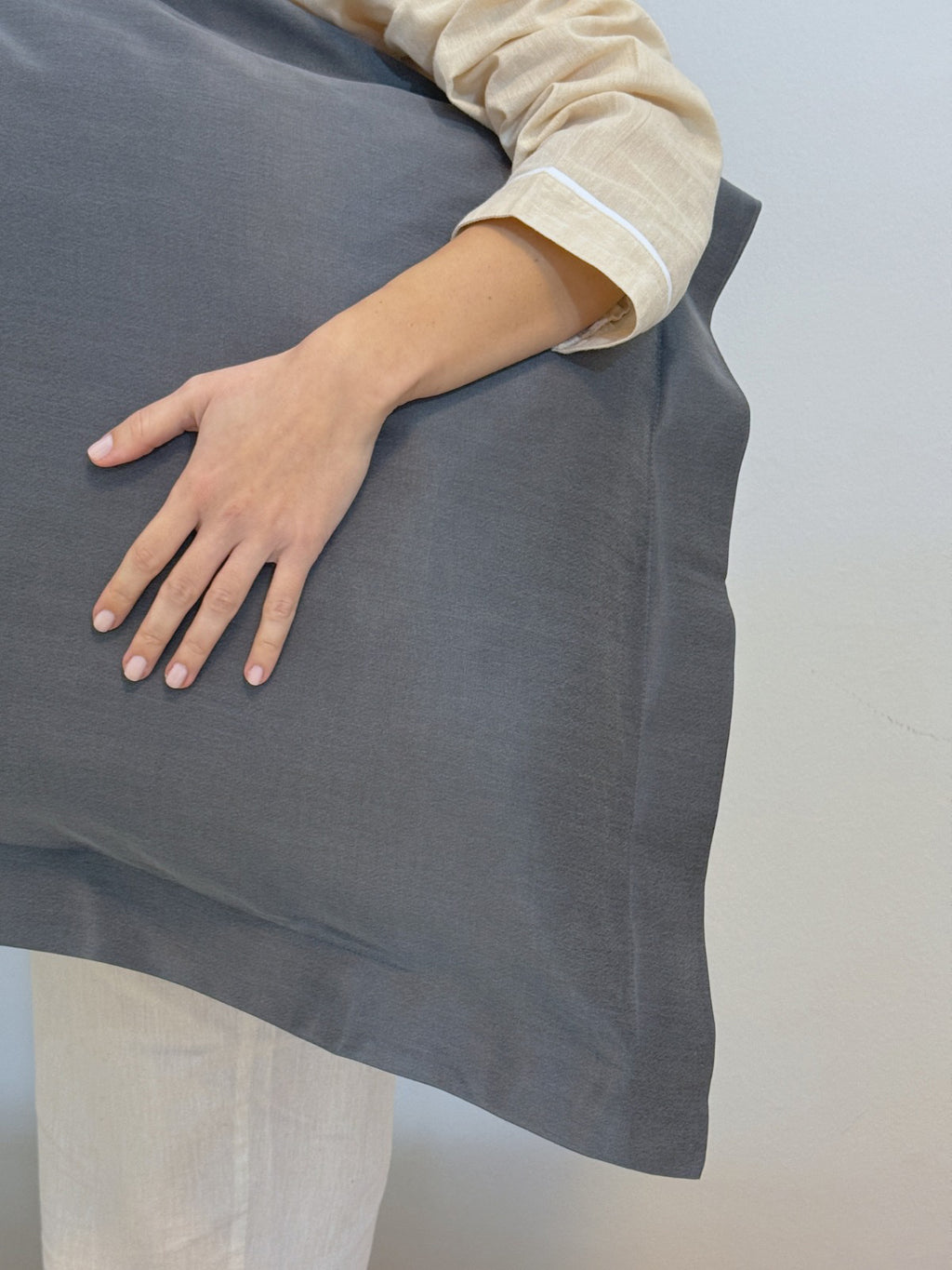 Cloud Vegan Silk® Anthracite Pillowcase with Ears