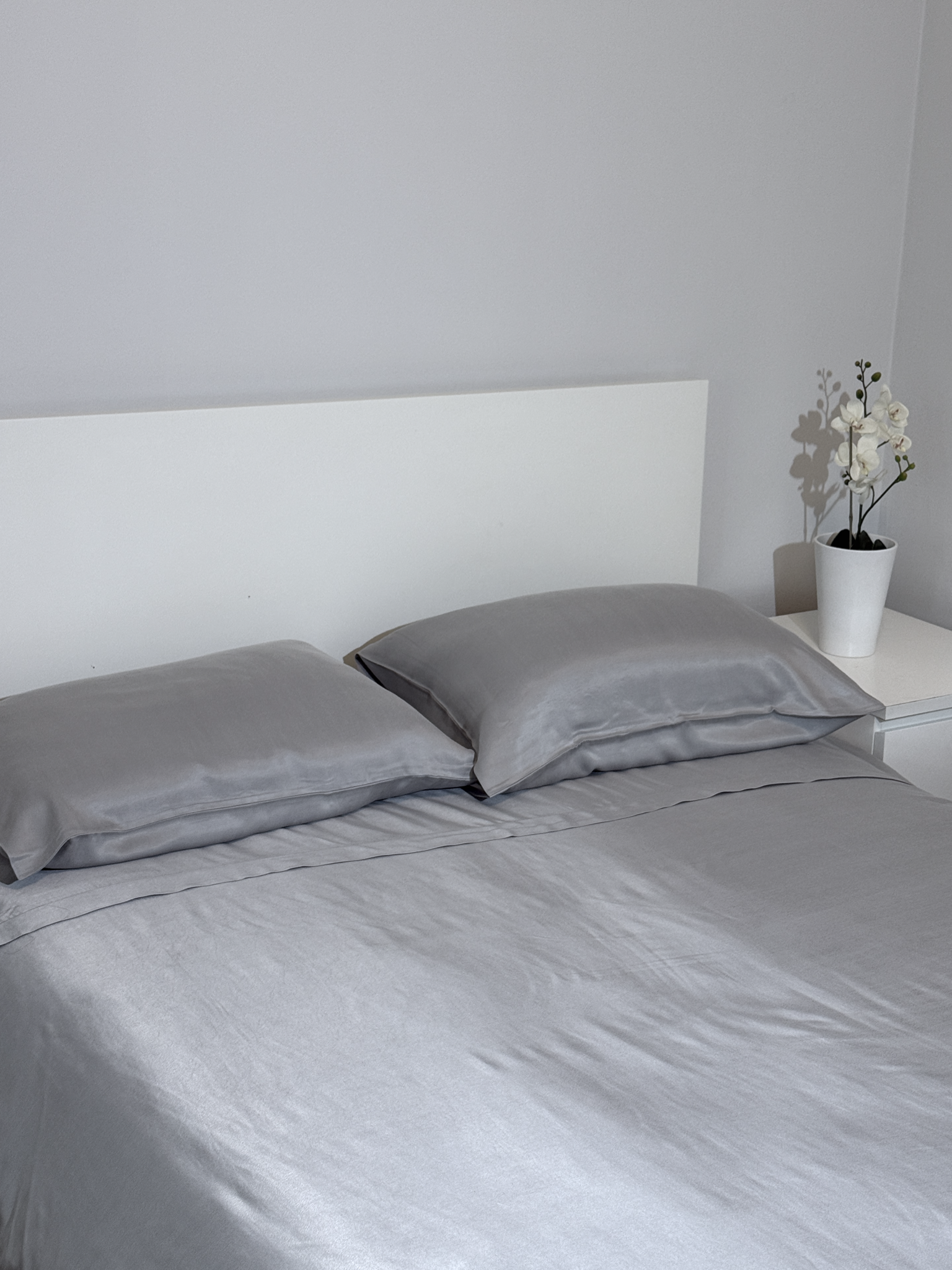 The Signature Gümüş Vegan Silk®  Nevresim Takımı
