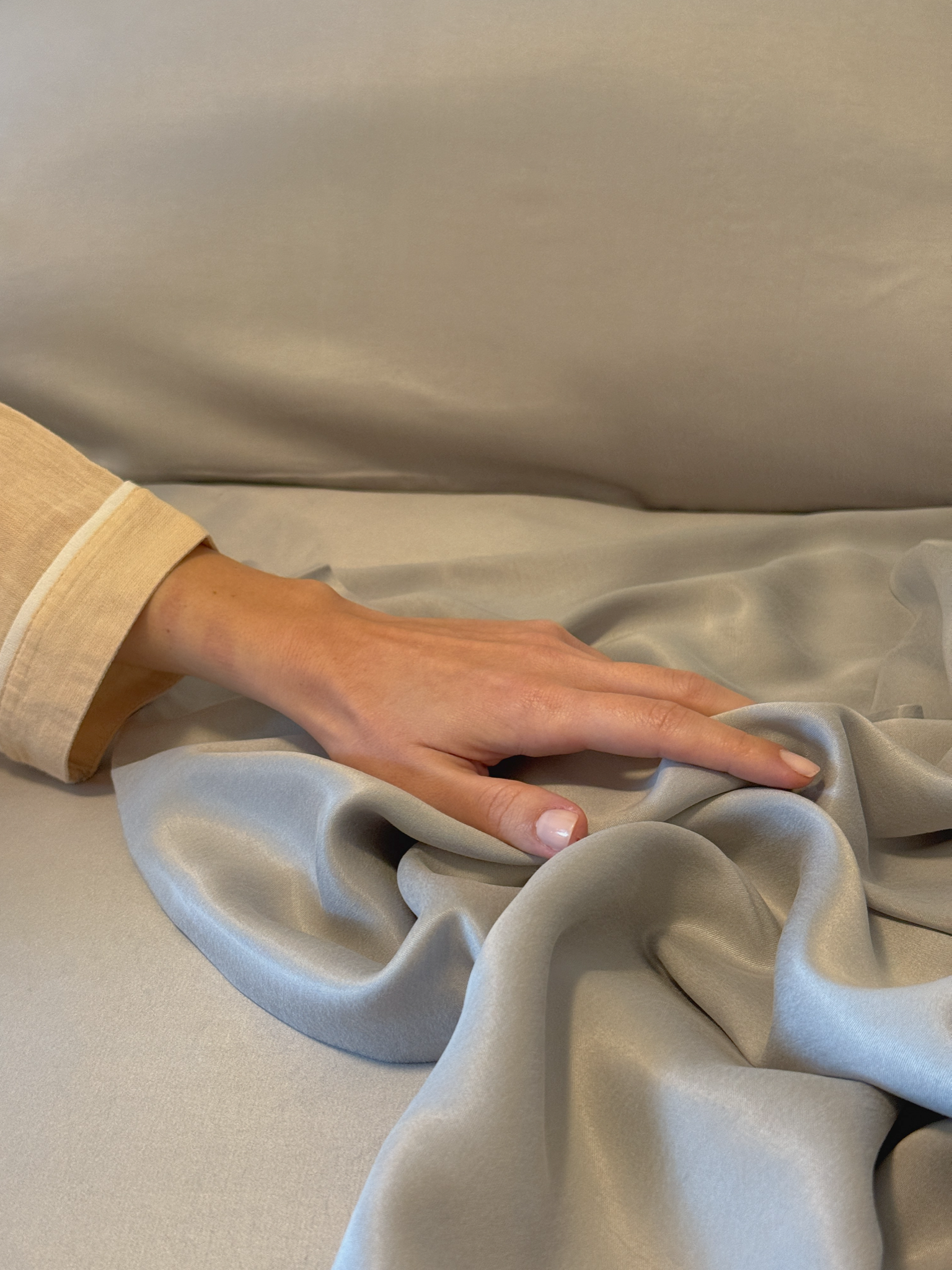 The Signature Gümüş Vegan Silk®  Nevresim Takımı